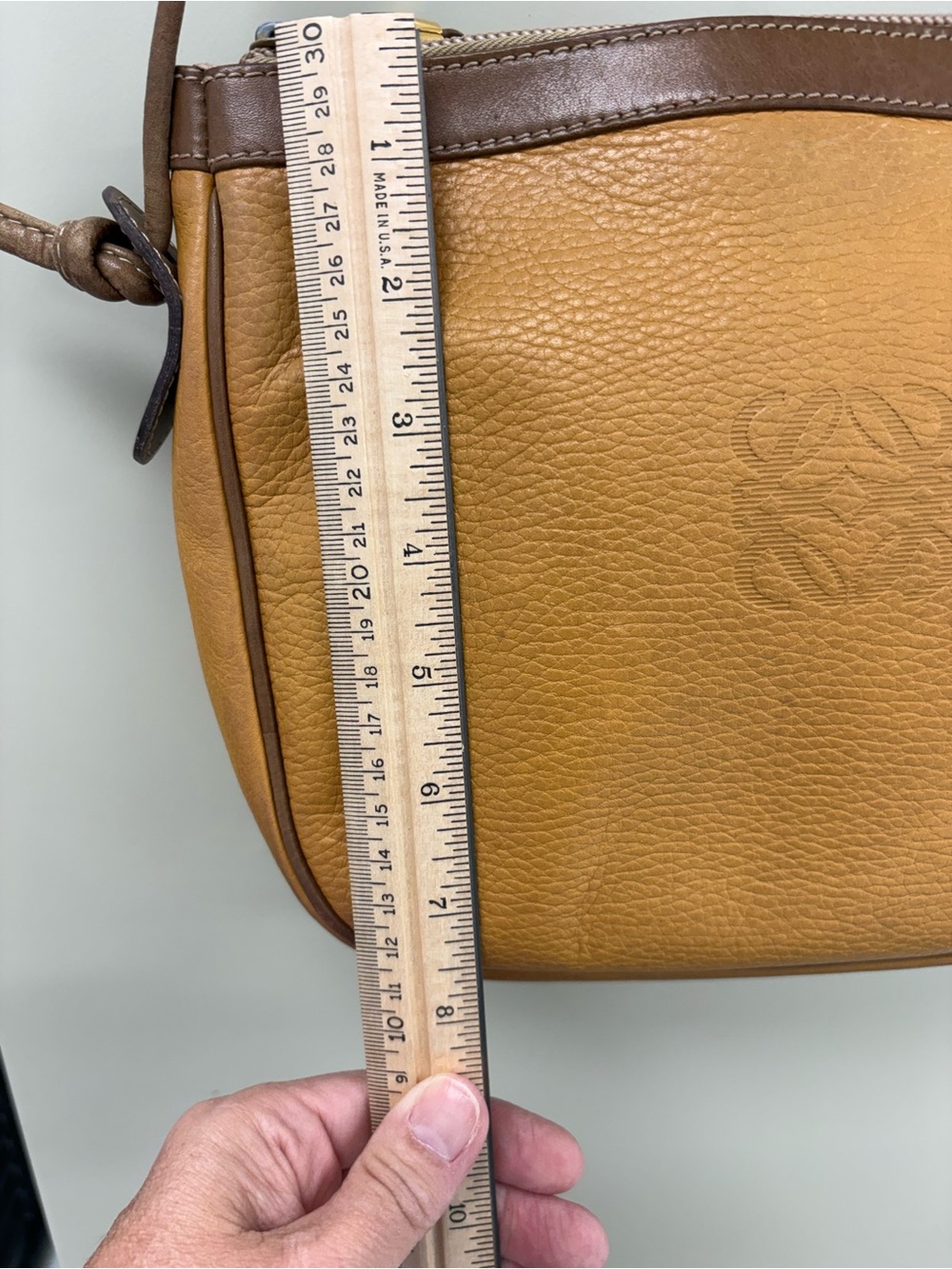 VTG LOEWE Anagram Embossed Grained Leather Crossbody Shoulder Bag Mustard Tan - Picture 15 of 16